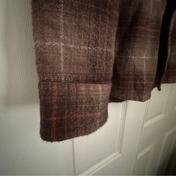 Abercrombie & Fitch Brown Flannel Button Up Long Sleeve Shirt - Picture 8 of 12